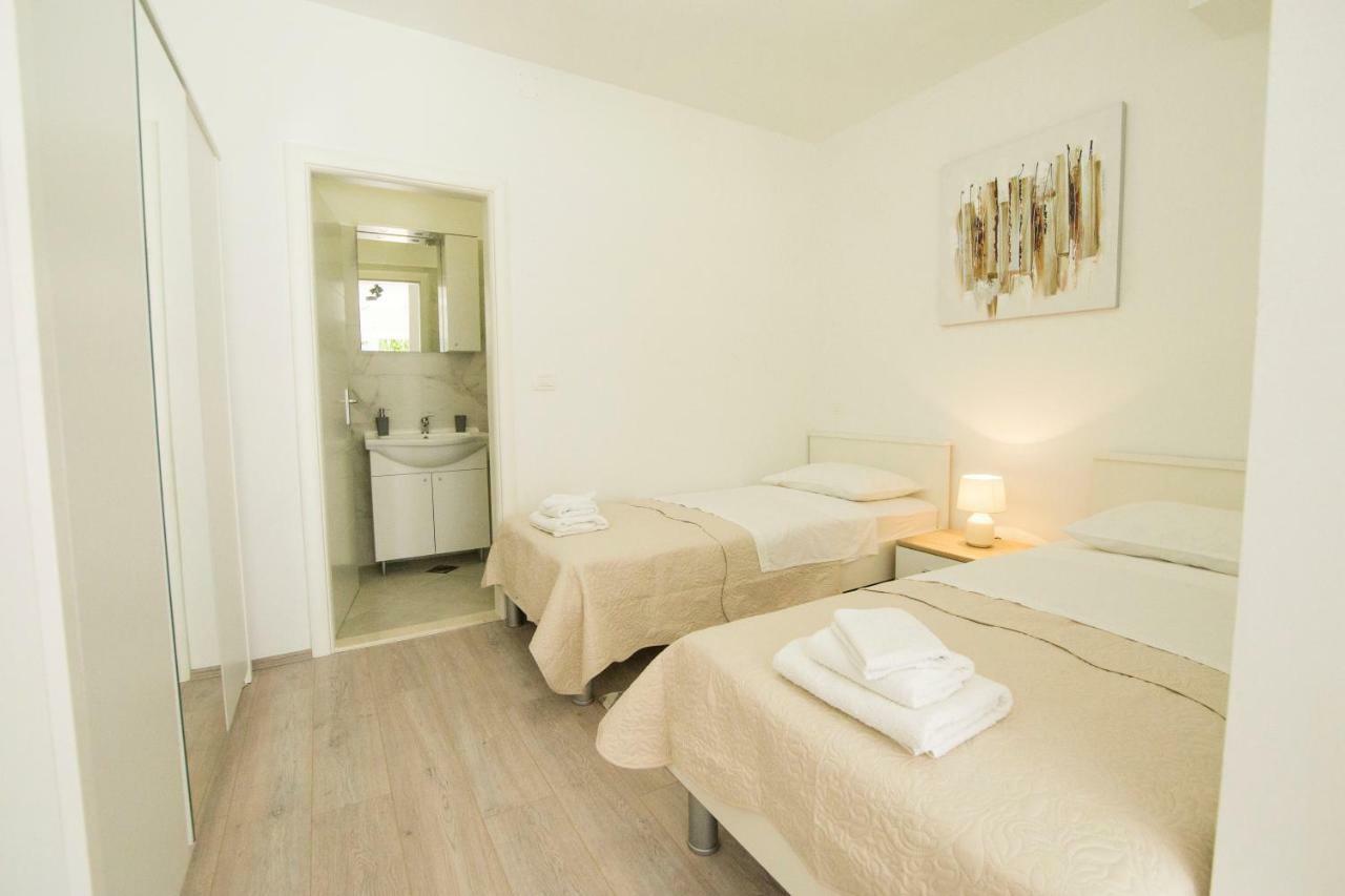 Apartment Neyra 2 Split Bagian luar foto